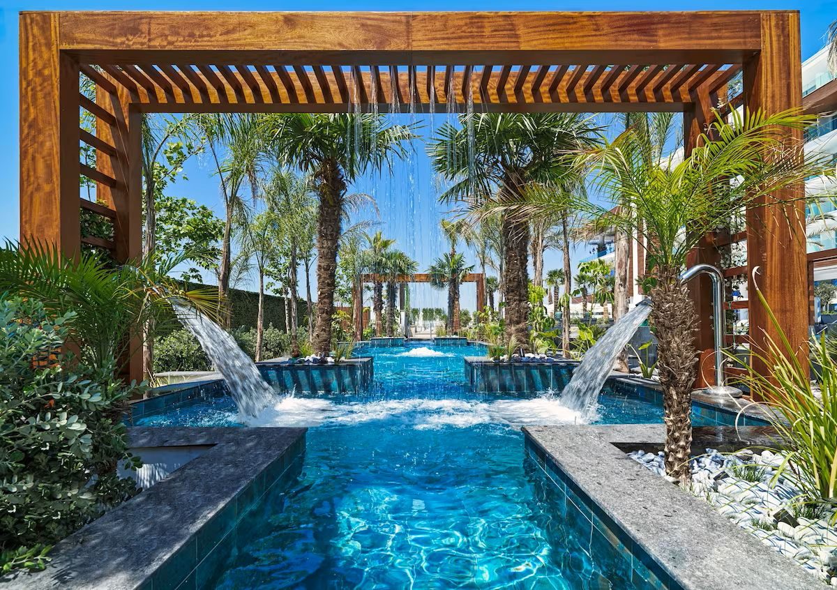 Last Chance to Book! Enjoy 15% Off at Amanti Hotel