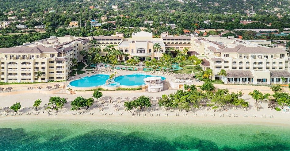 Featured Caribbean Offer: 5★ Jamaica - Iberostar Waves Rose Hall Beach