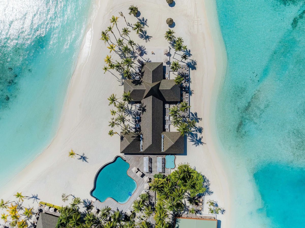 Featured Maldives Offer: Veligandu Maldives Resort Island