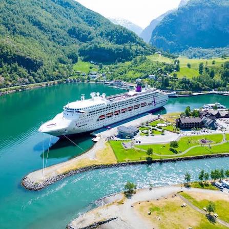 Norway's Northern Lights Expedition: 17-Night Arctic Adventure from Bristol!