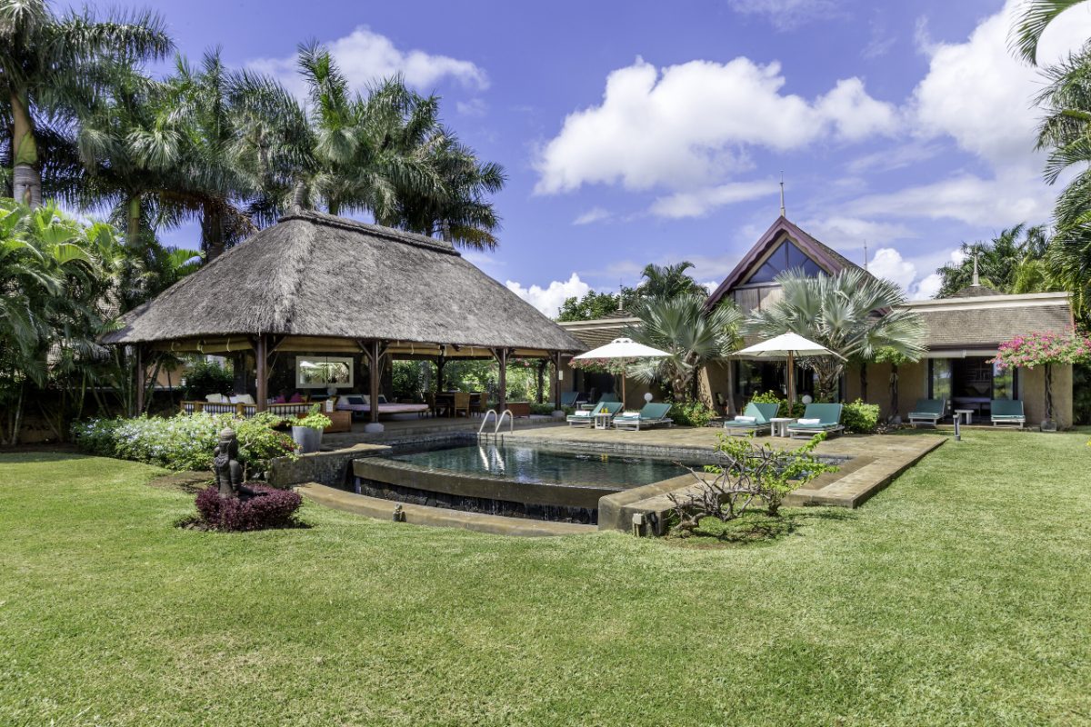 Luxury Mauritian Escape: Albion Villas with Private Pool & Butler Service