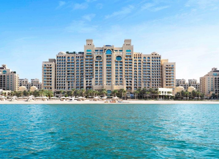 Dubai May Half Term Family Escape: 40% Off 5* Fairmont The Palm with Half Board Upgrade!