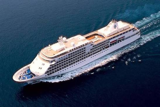 Christmas in French Polynesia: Bora Bora & Tahiti Luxury Cruise