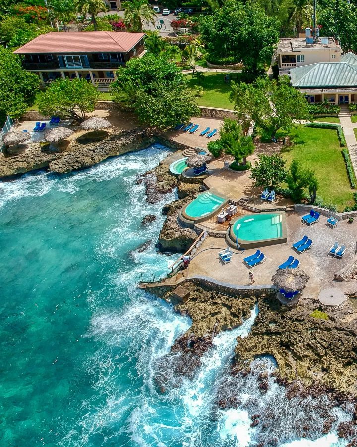 Negril Calling: Your Jamaican Hideaway